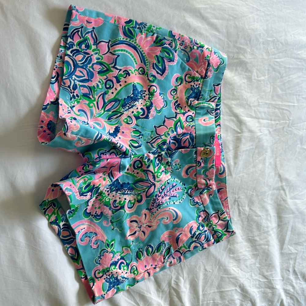 Only worn once Lilly Pulitzer size 0 shorts.